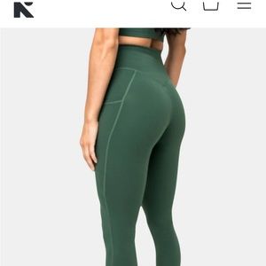 Kamo fitness matching set kaya pocket legging and kaya sports bra